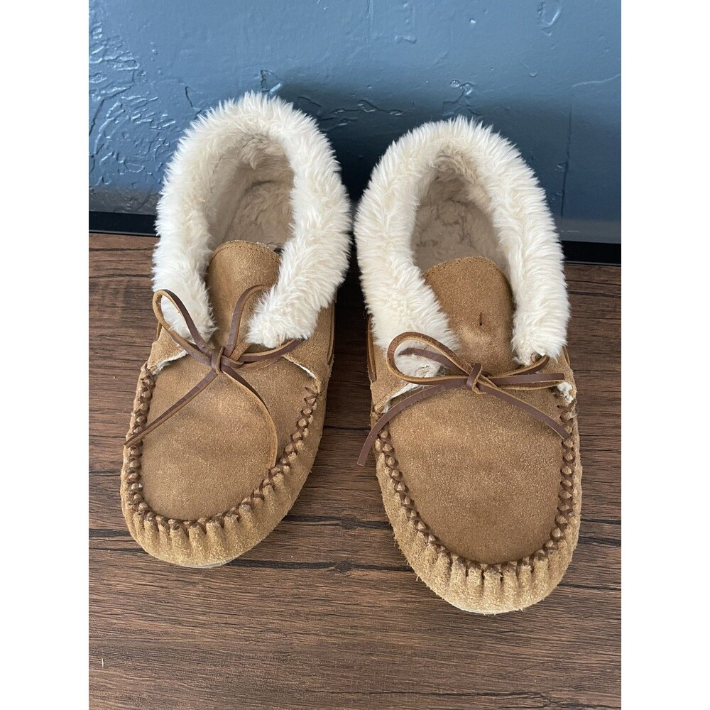 Minnetonka Petra Trapper Size 9 Womens Beige Suede Loafer Slippers Shoes